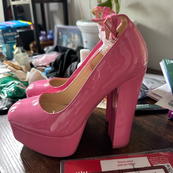 Fashion Nova Glossy Pink Platform Heels - Picture 1 of 2